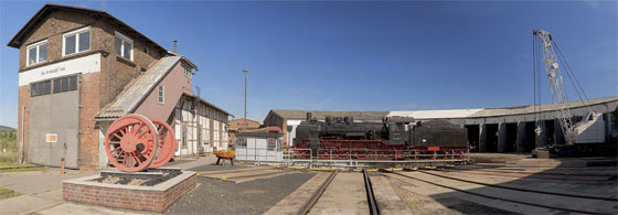 Steam Locomotive "Terapixel" by Daniel Richter (1000 Gigapixels)