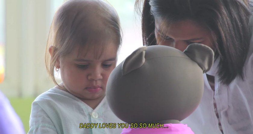 WhatsApp Powered Toy Connects Kids Fighting Cancer To Their Loved Ones amaral-carvalho-hospital-elo