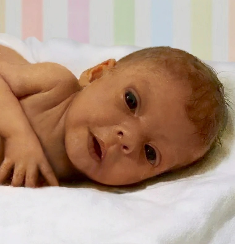 Photoshop request for hospital baby photo - Image 5