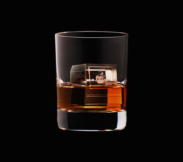 Suntory Whisky - 3D On The Rocks - Apple