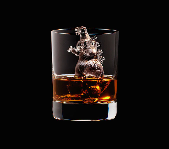 Suntory Whisky - 3D On The Rocks - Godzilla