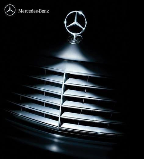 Mercedes Benz: Christmas Tree