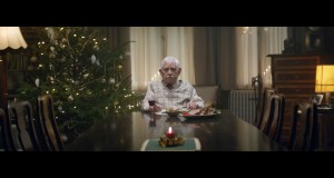 edeka-christmas-coming-home-lonely-grandfather