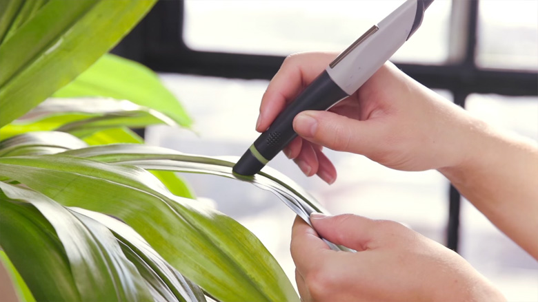 This Incredible Pen Lets You Scan And Pick Colors Objects Around You