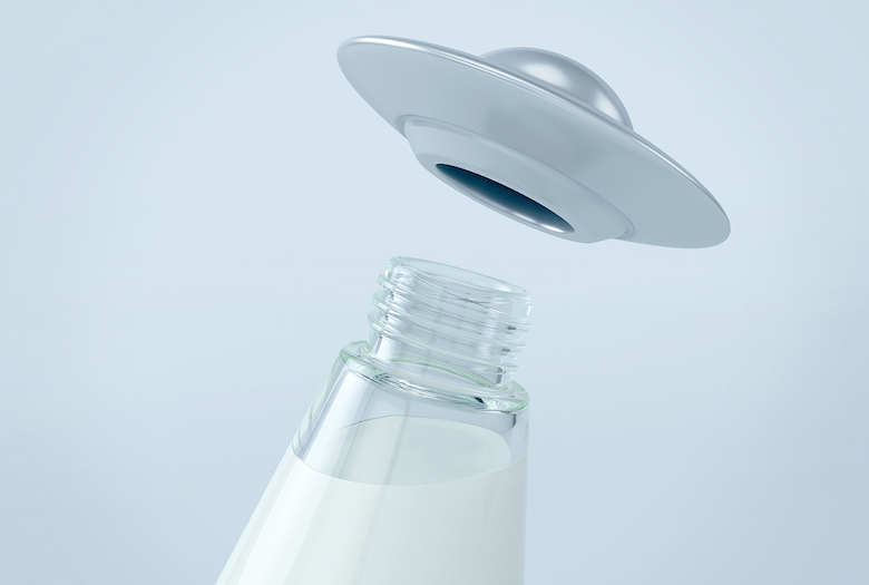 Molocow milk bottle looks like UFO aliens abducting a cow (4)