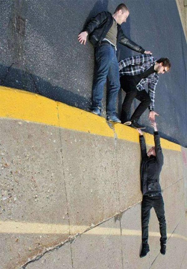 Forced perspective, perfectly timed photos taken at a creative-angle - 47