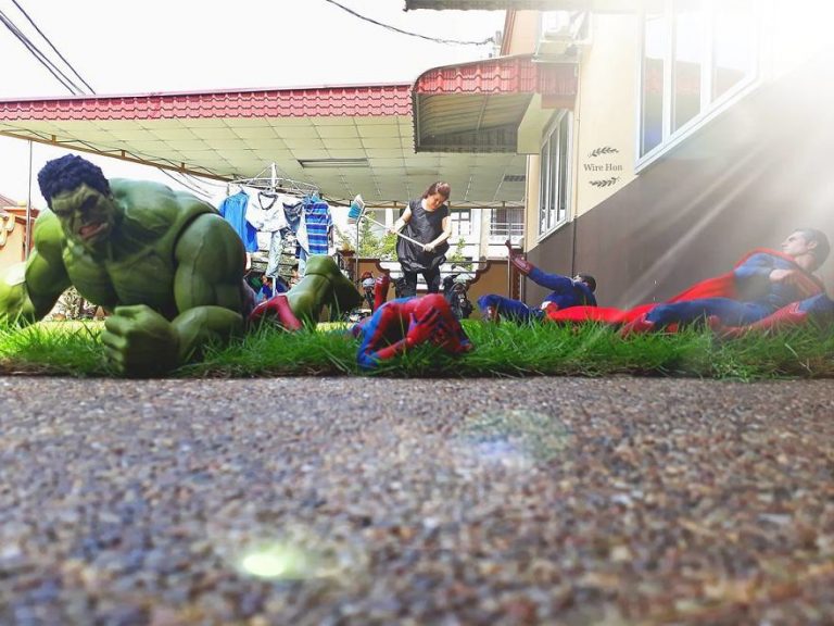 This Guy Uses Forced Perspective To Capture Awesome Photos With Toy ...