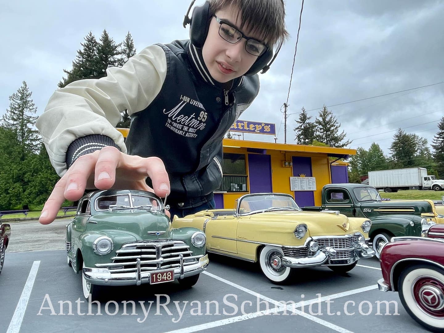 13 Year Old Boy Makes Miniature Cars Look Life Size With His Amazing Photography