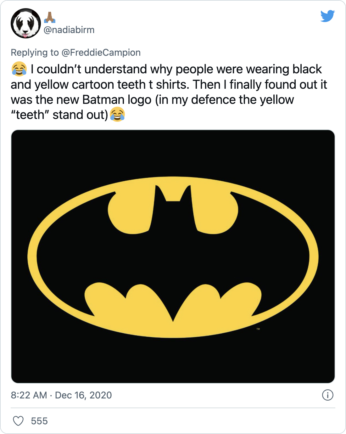 😂 I couldn’t understand why people were wearing black and yellow cartoon teeth t shirts. Then I finally found out it was the new Batman logo (in my defence the yellow “teeth” stand out)😂 - @nadiabirm