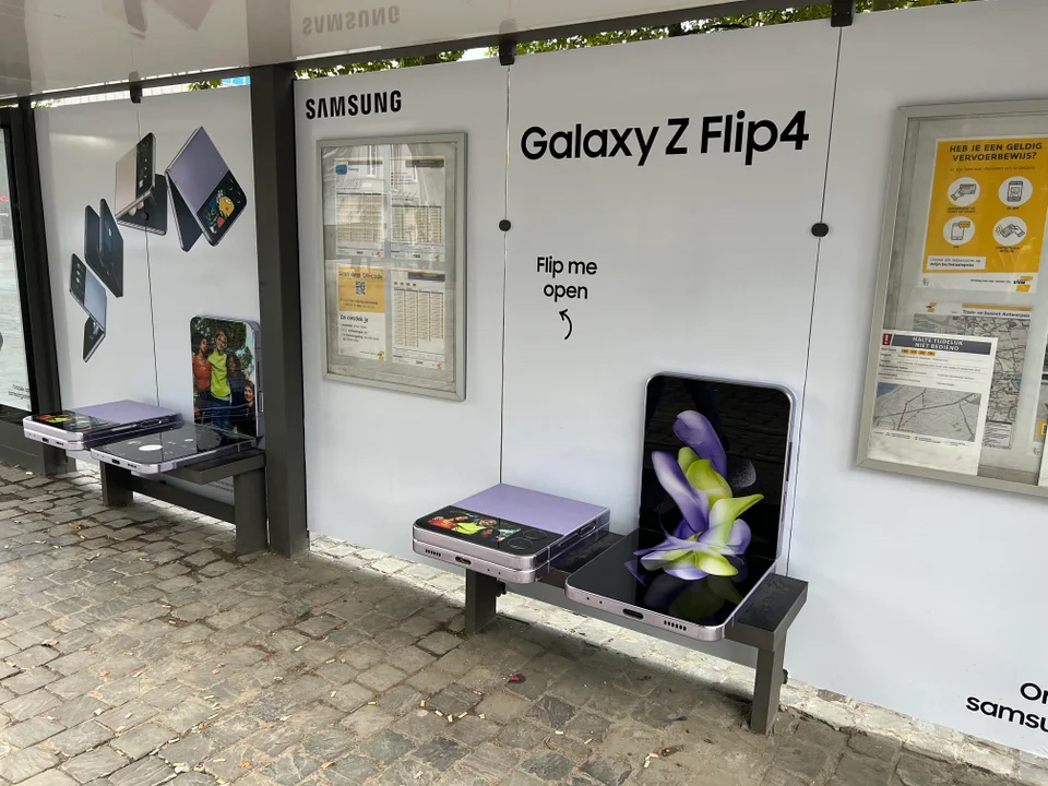 This Samsung Flip Phone Ad At A Bus Stop Is Super Creative